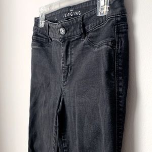 WHBM | black mid-rise skinny jeans